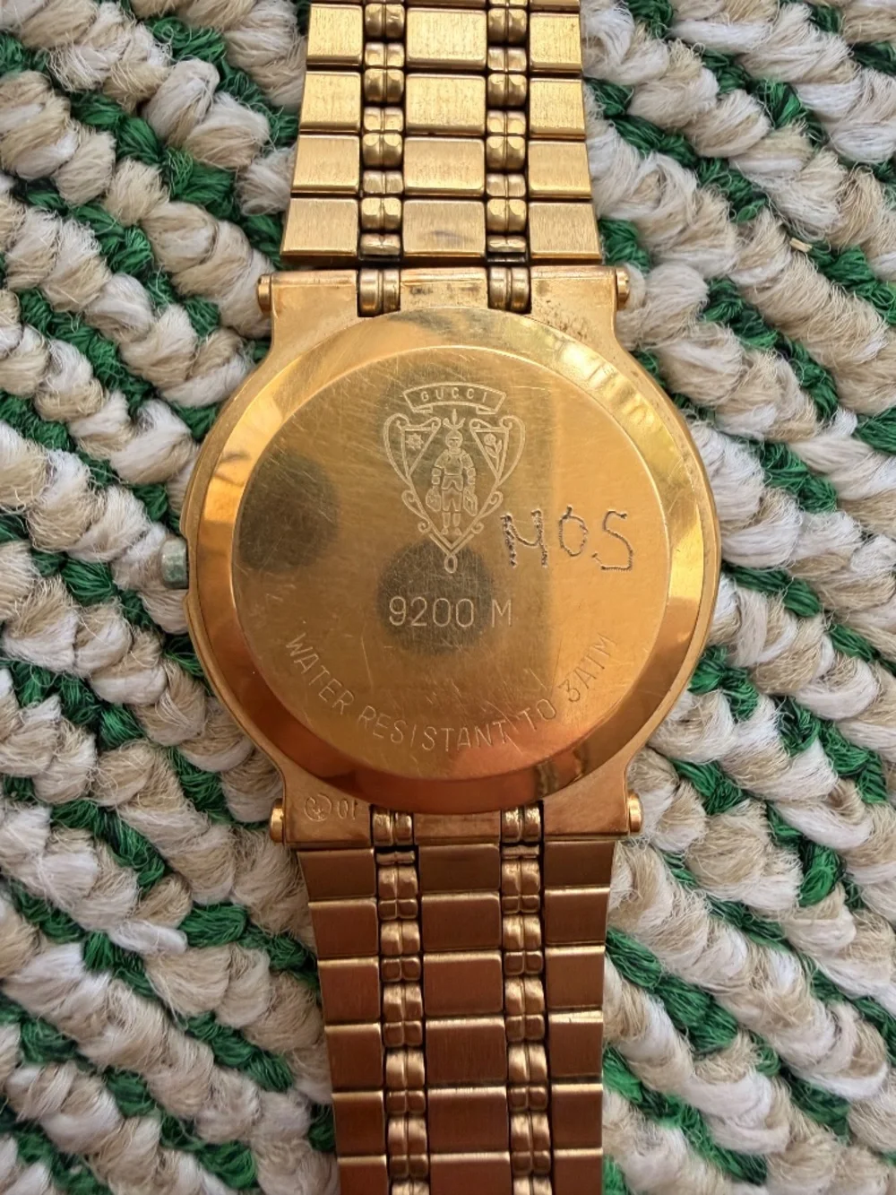 Gucci 9200M Unisex Quartz Watch Gold Dial